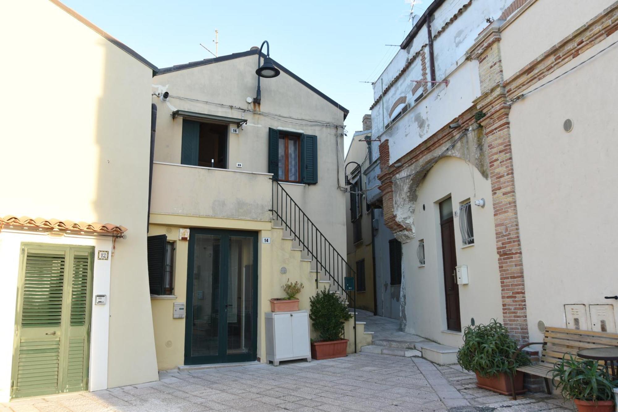 La Casa Di Anna Al Faro Bed & Breakfast Termoli Eksteriør bilde